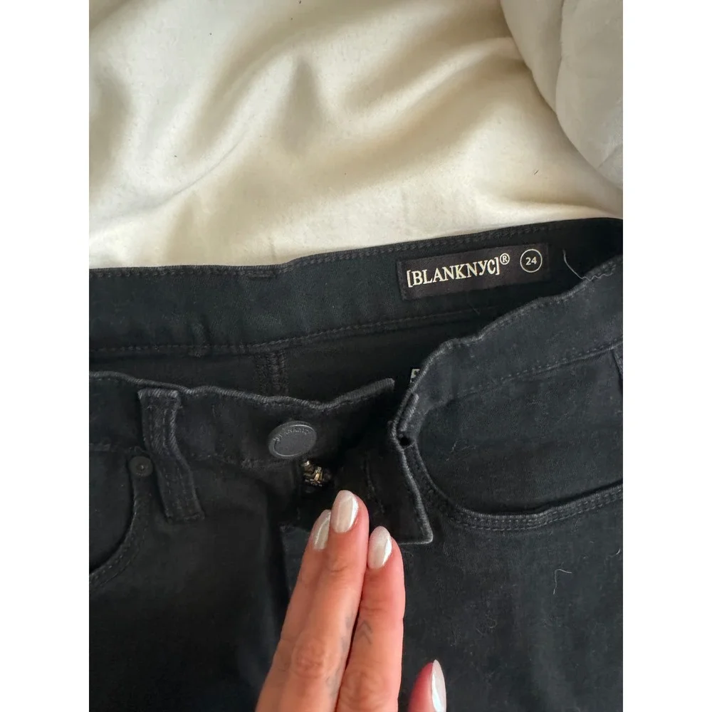Blanknyc Women's Black Raw Hem Asymmetrical Cut Off Mini‎ Denim Skirt Size 24